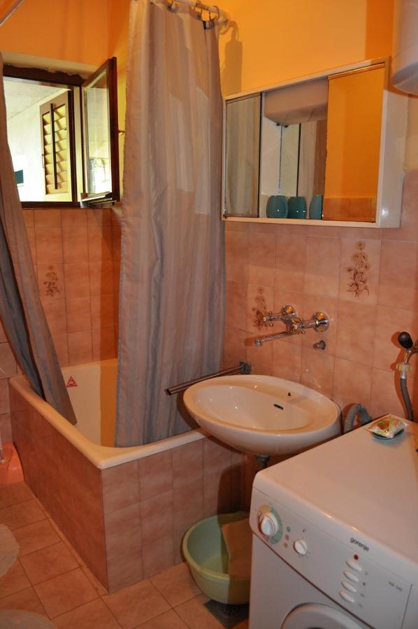 Apartman Kraljev Biograd Na Moru Esterno foto